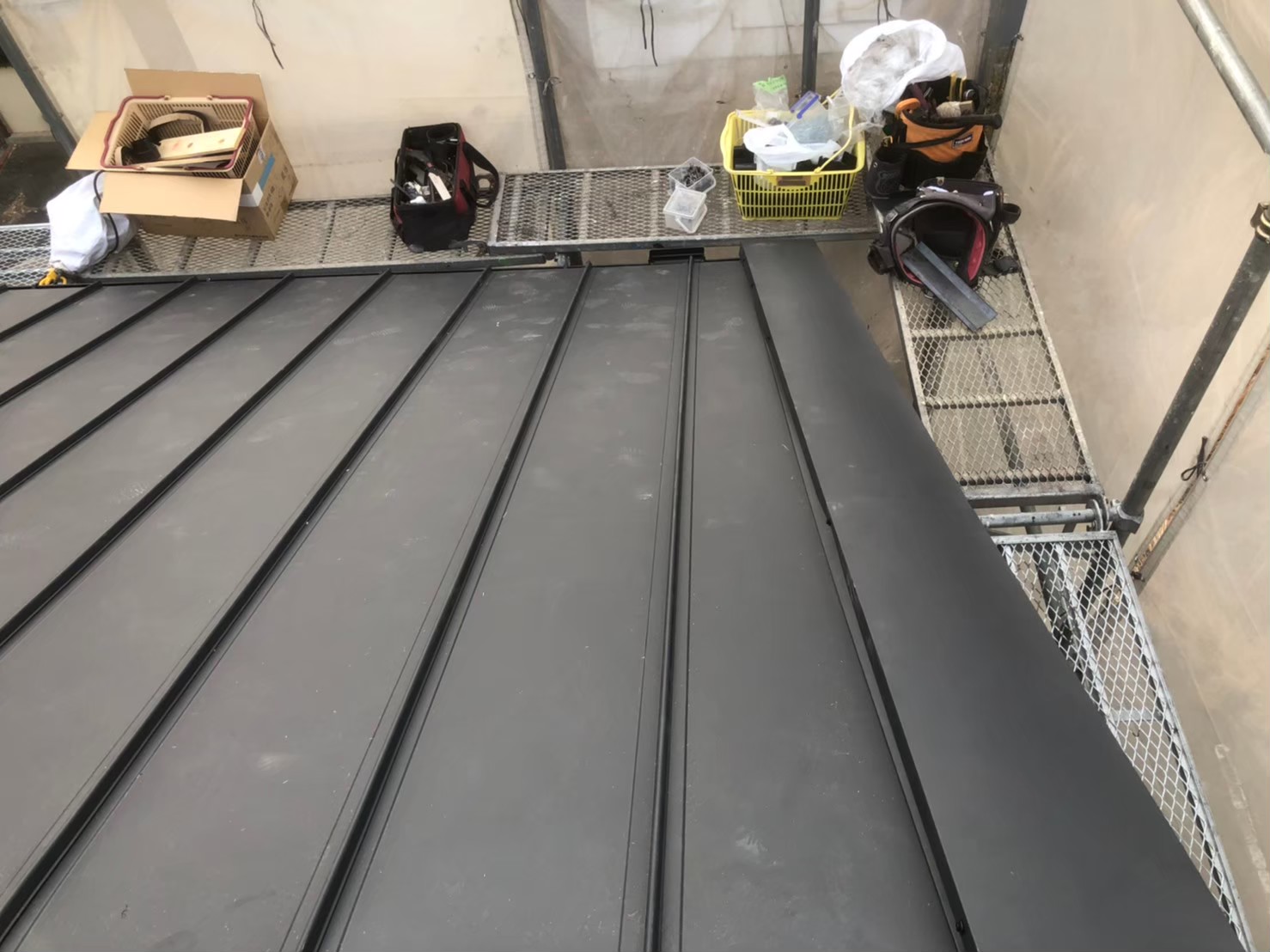 金属屋根材立て平工法